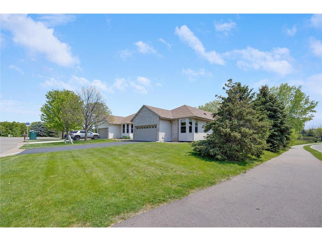 349 Woodduck Circle, Woodbury, MN, 55125 | MLS: 6572656 | Edina Realty