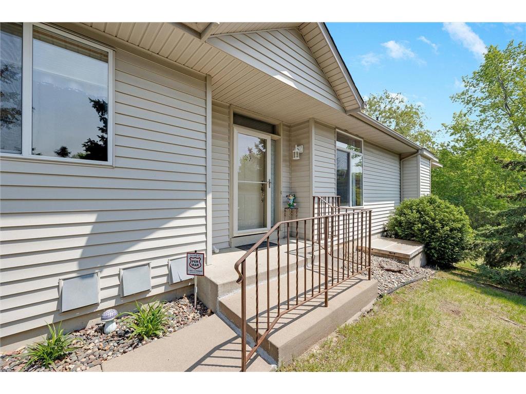349 Woodduck Circle, Woodbury, MN, 55125 | MLS: 6572656 | Edina Realty
