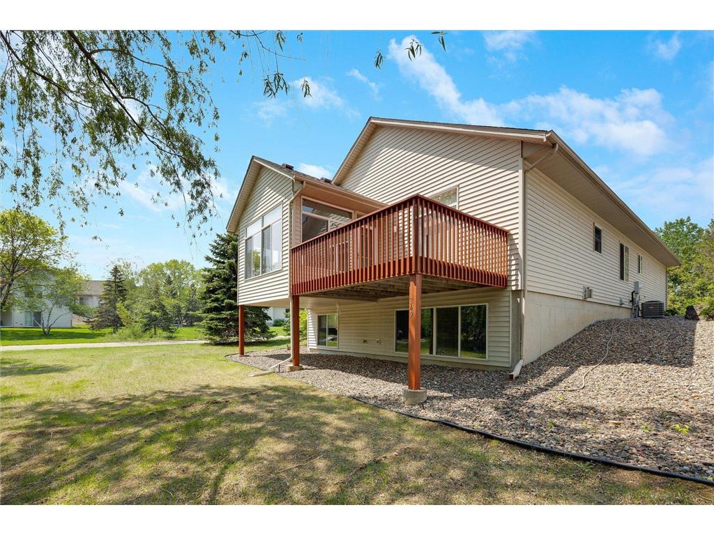 349 Woodduck Circle, Woodbury, MN, 55125 | MLS: 6572656 | Edina Realty