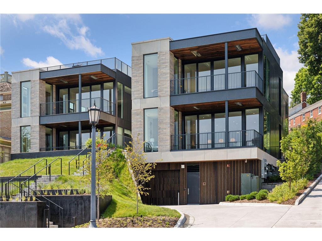 35 Groveland Terrace #102 Minneapolis MN 55403 6138219 image1