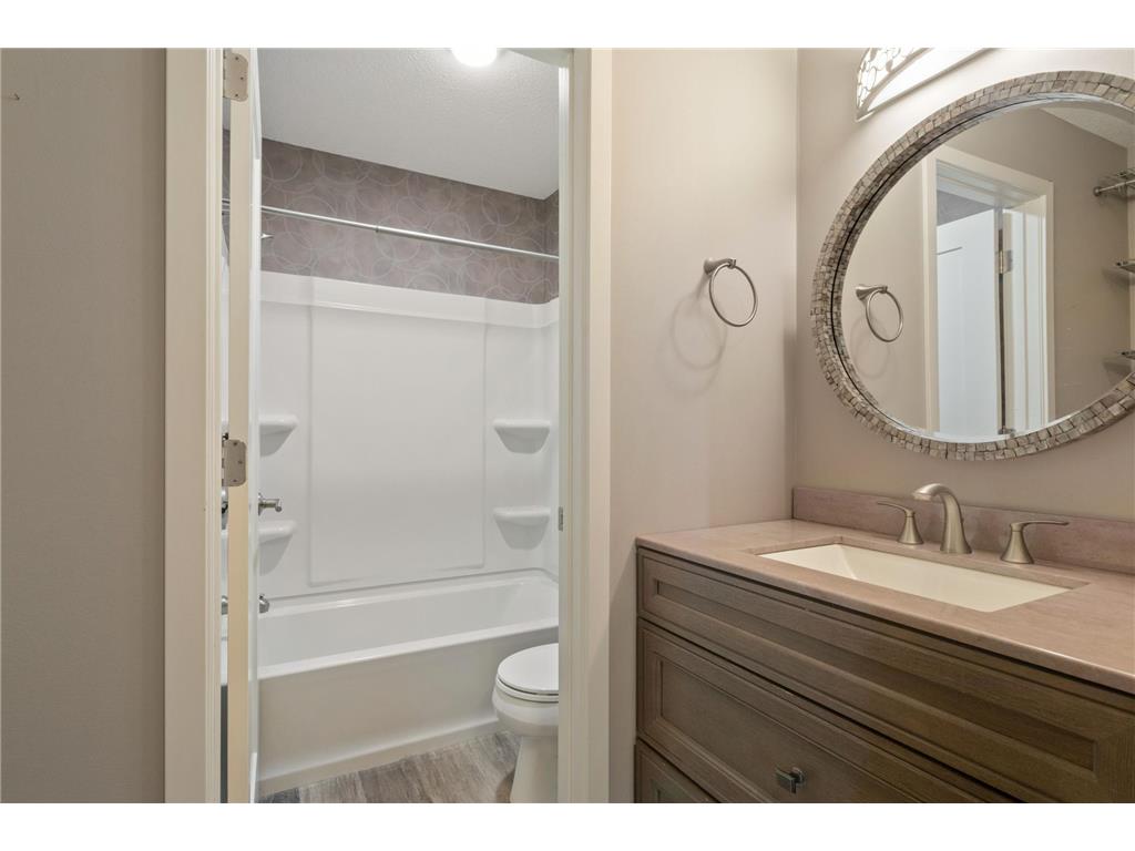 35 Nathan Lane N #210 Plymouth MN 55441 6787711 image13