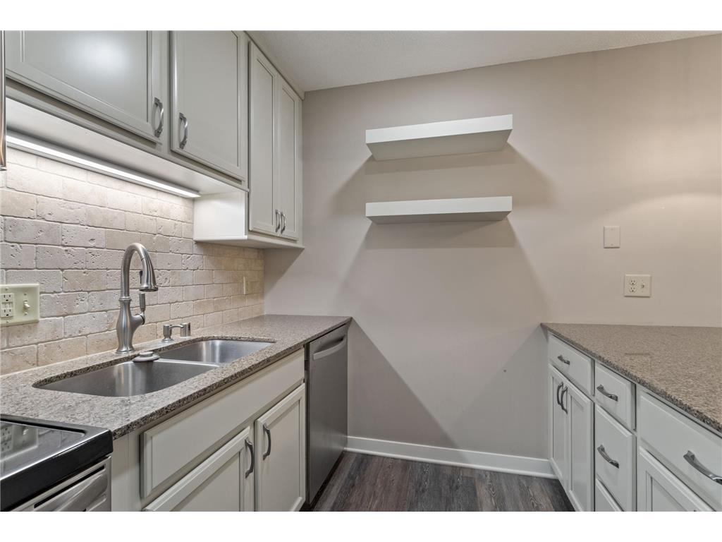 35 Nathan Lane N #210 Plymouth MN 55441 6787711 image5