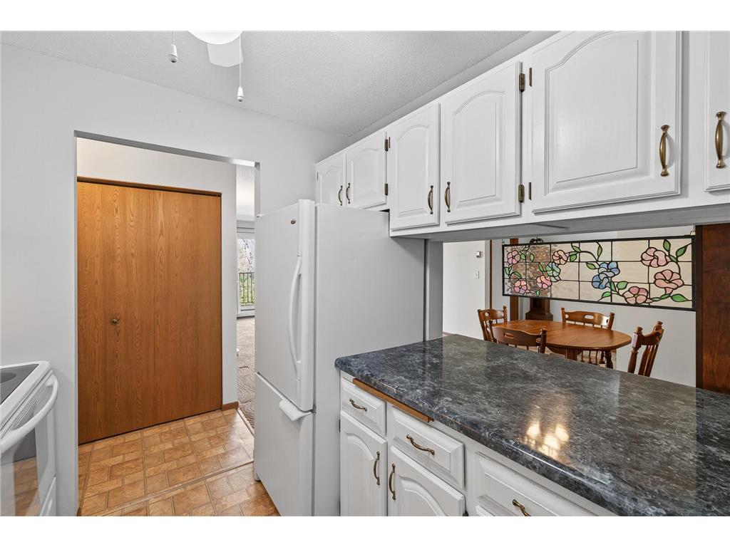 35 Nathan Lane N #223 Plymouth MN 55441 6788440 image10