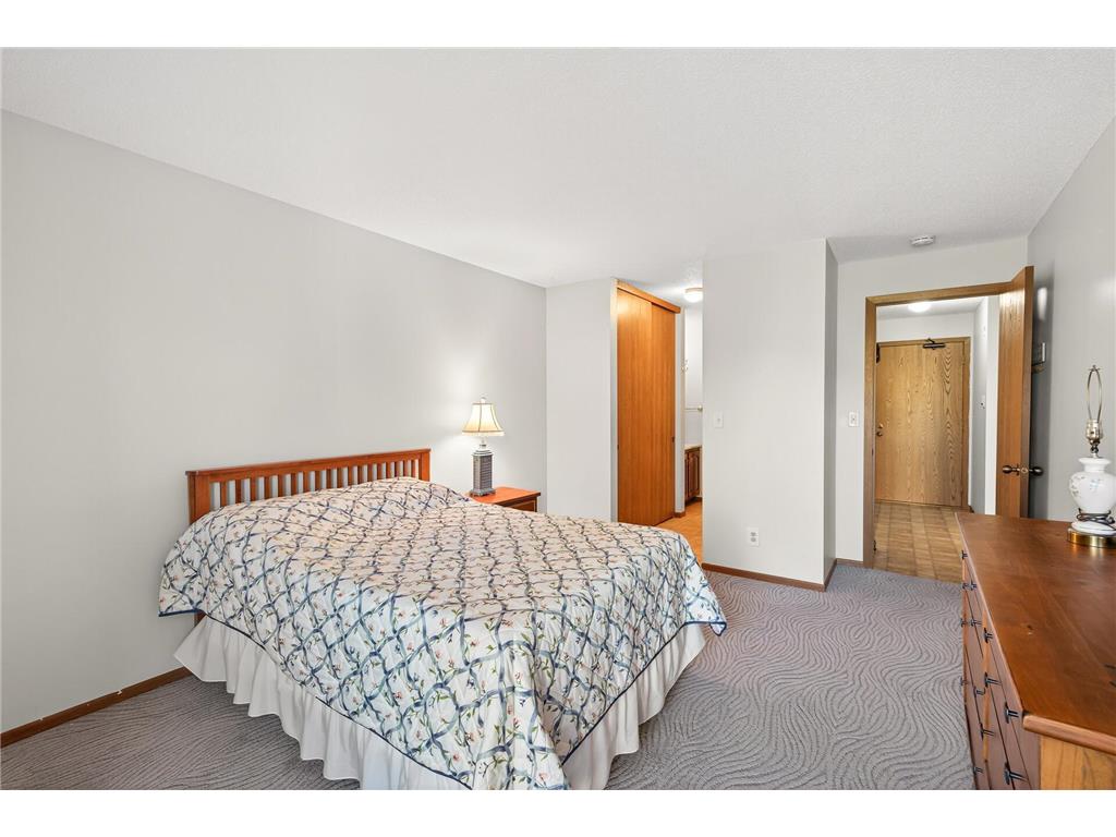 35 Nathan Lane N #223 Plymouth MN 55441 6788440 image12