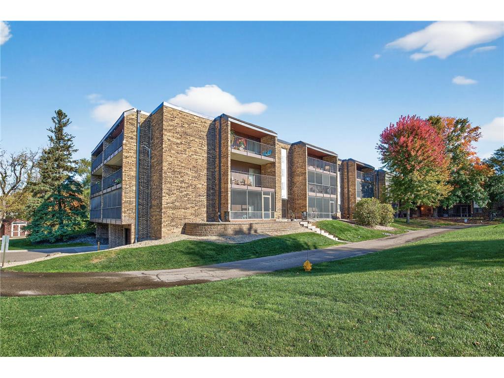 35 Nathan Lane N #223 Plymouth MN 55441 6788440 image2