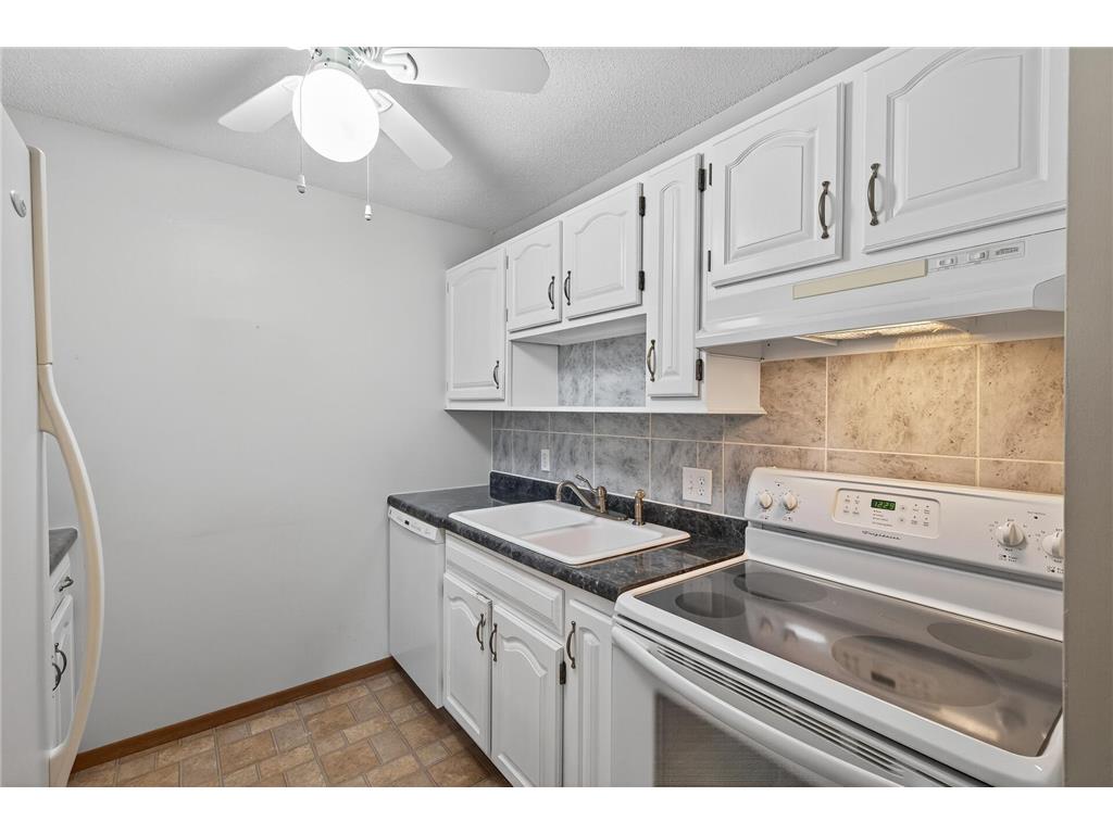 35 Nathan Lane N #223 Plymouth MN 55441 6788440 image9