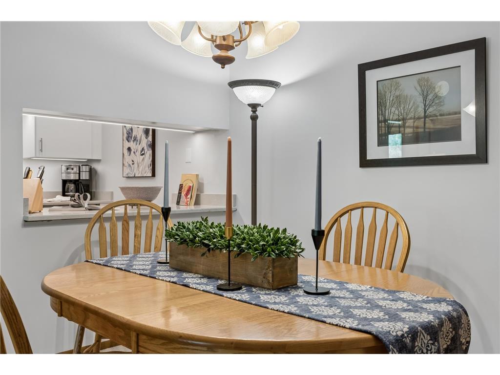 35 Nathan Lane N #303 Plymouth MN 55441 7074330 image2