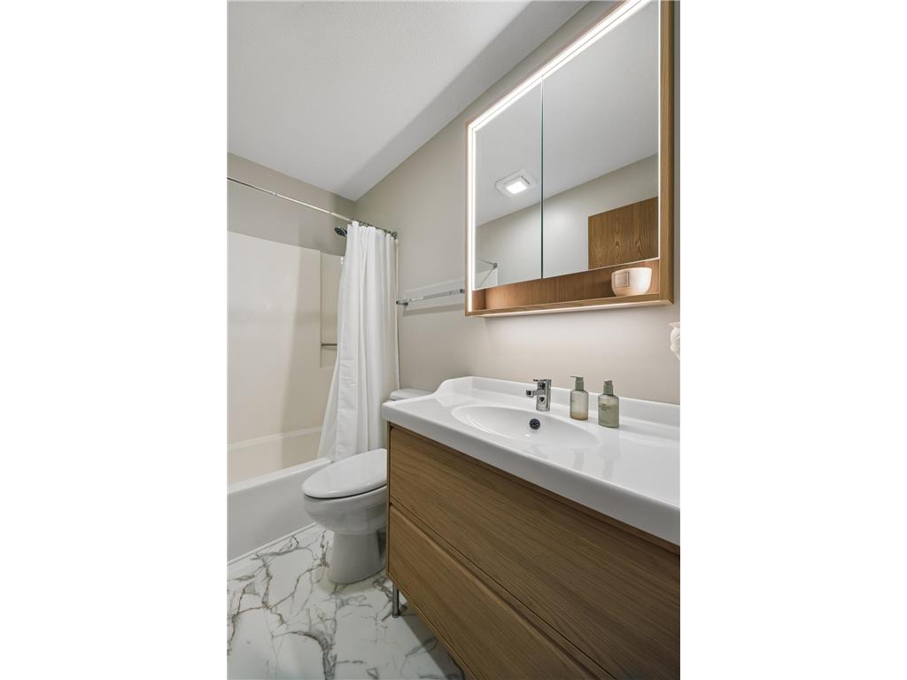 35 Nathan Lane N #303 Plymouth MN 55441 7074330 image25