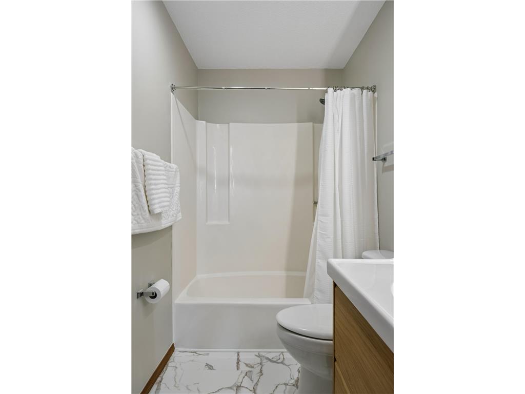 35 Nathan Lane N #303 Plymouth MN 55441 7074330 image26