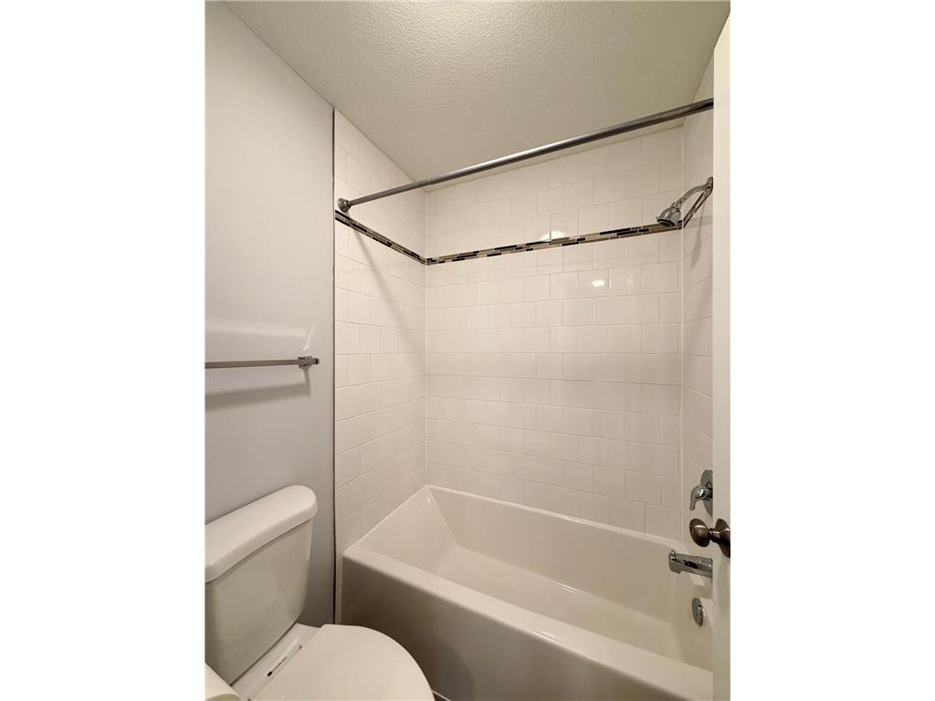 35 Nathan Lane N #325 Plymouth MN 55441 7070174 image14