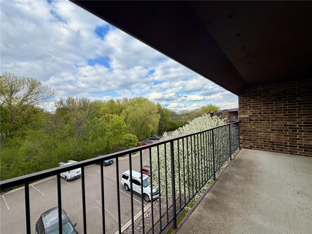 35 Nathan Lane N #325 Plymouth MN 55441 7070174 image3