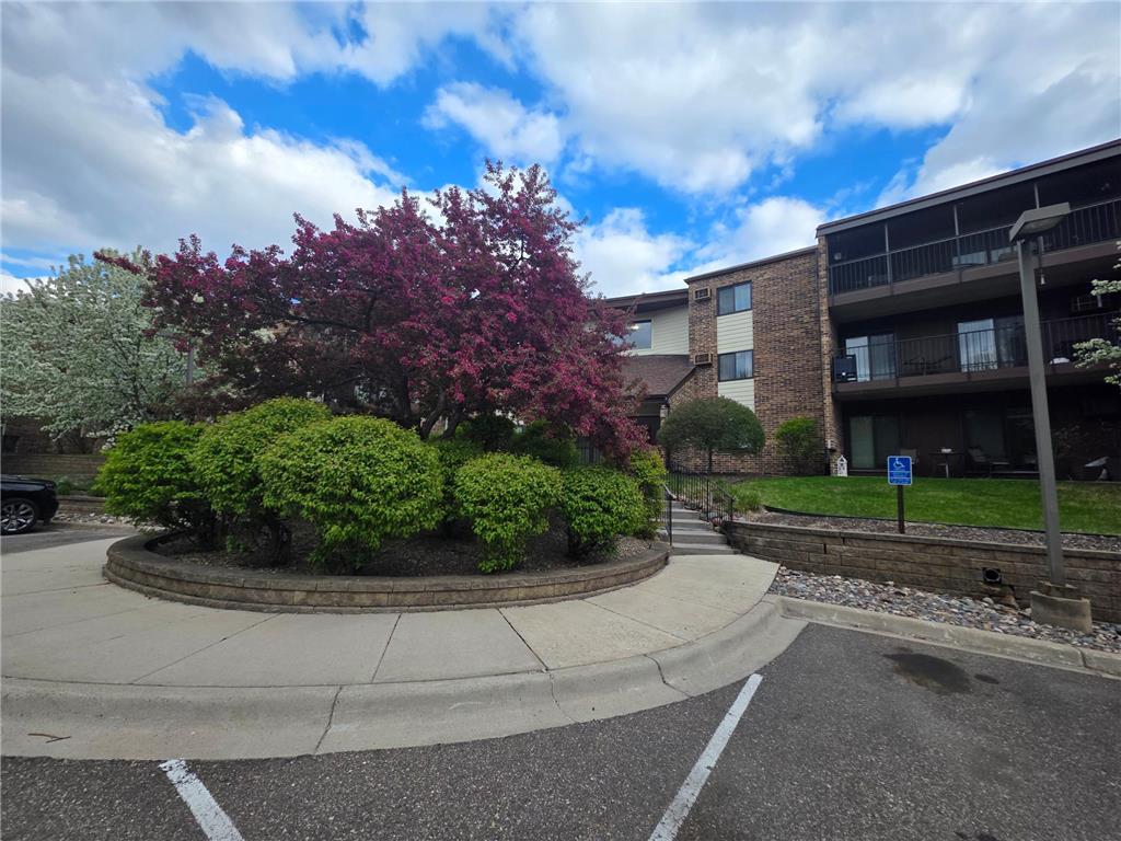 35 Nathan Lane N #325 Plymouth MN 55441 7070174 image31