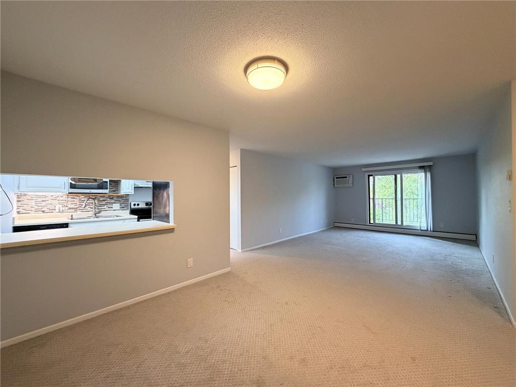 35 Nathan Lane N #325 Plymouth MN 55441 7070174 image4