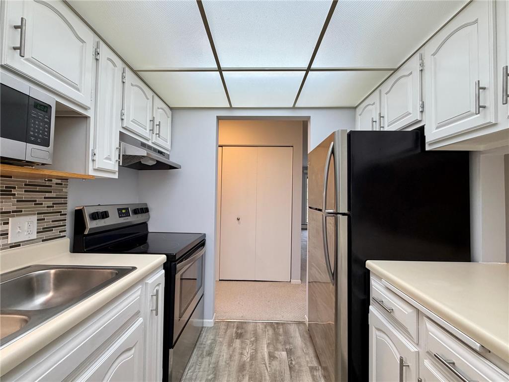 35 Nathan Lane N #325 Plymouth MN 55441 7070174 image8