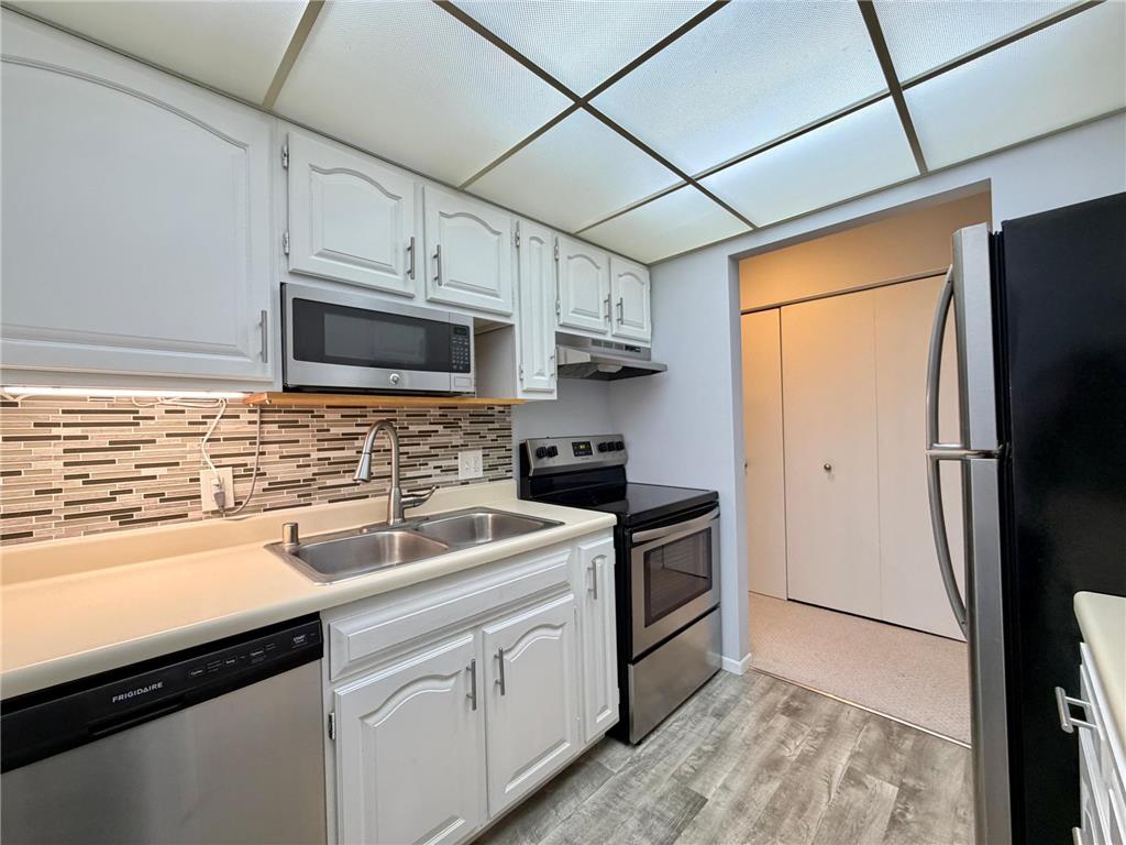 35 Nathan Lane N #325 Plymouth MN 55441 7070174 image9
