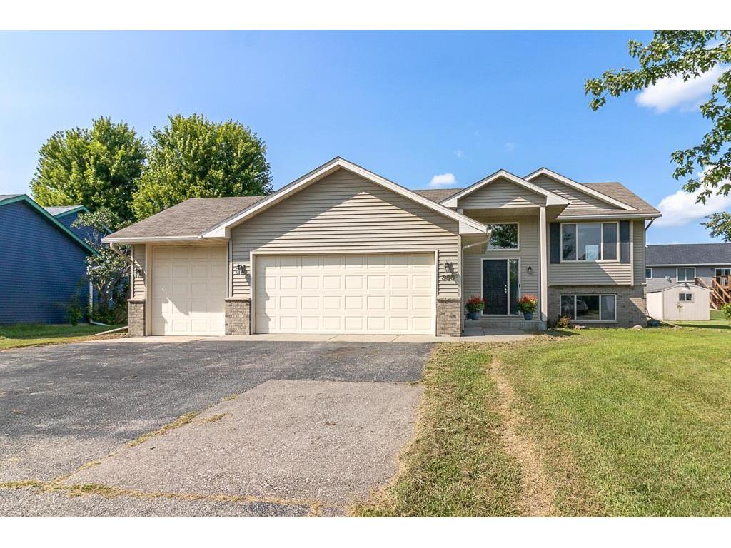 350 E Woodridge Drive Le Center MN 56057 6772001 image1