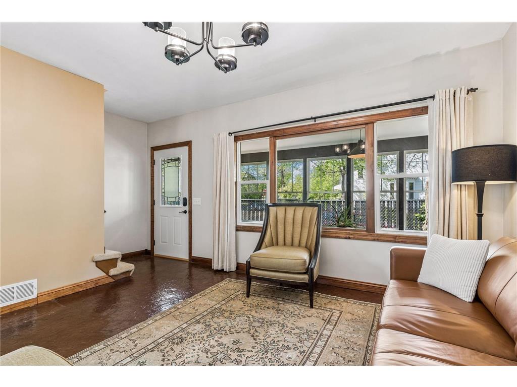 350 Maple Street Saint Paul MN 55106 7044804 image10