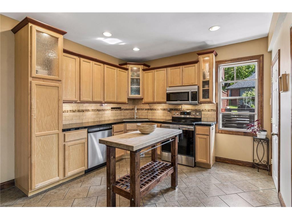 350 Maple Street Saint Paul MN 55106 7044804 image17