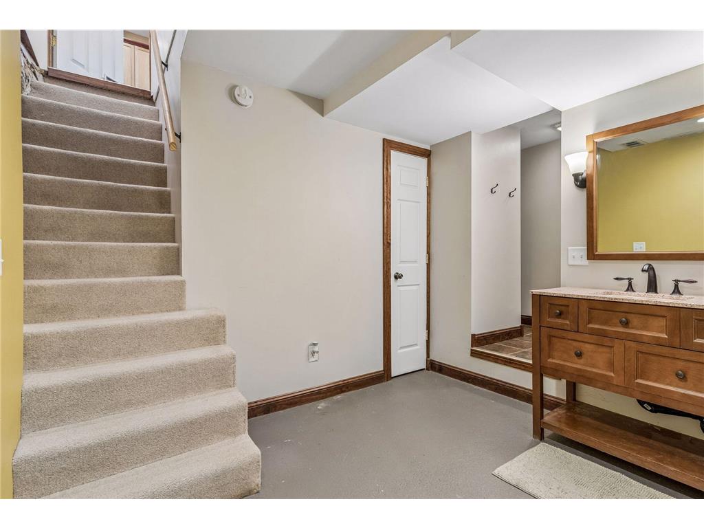 350 Maple Street Saint Paul MN 55106 7044804 image35