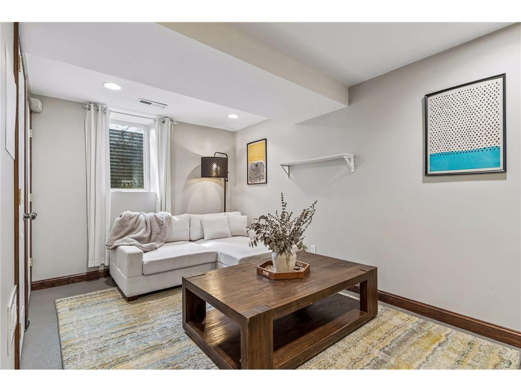 350 Maple Street Saint Paul MN 55106 7044804 image37