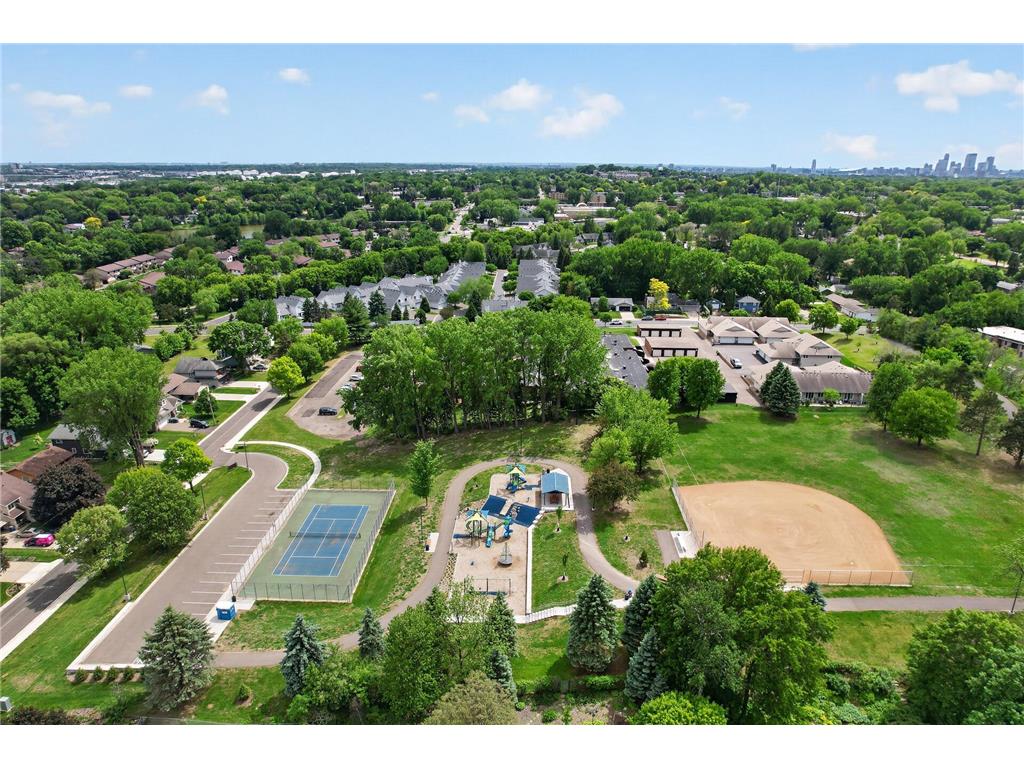 350 Oakwood Drive #9 New Brighton MN 55112 7079904 image39