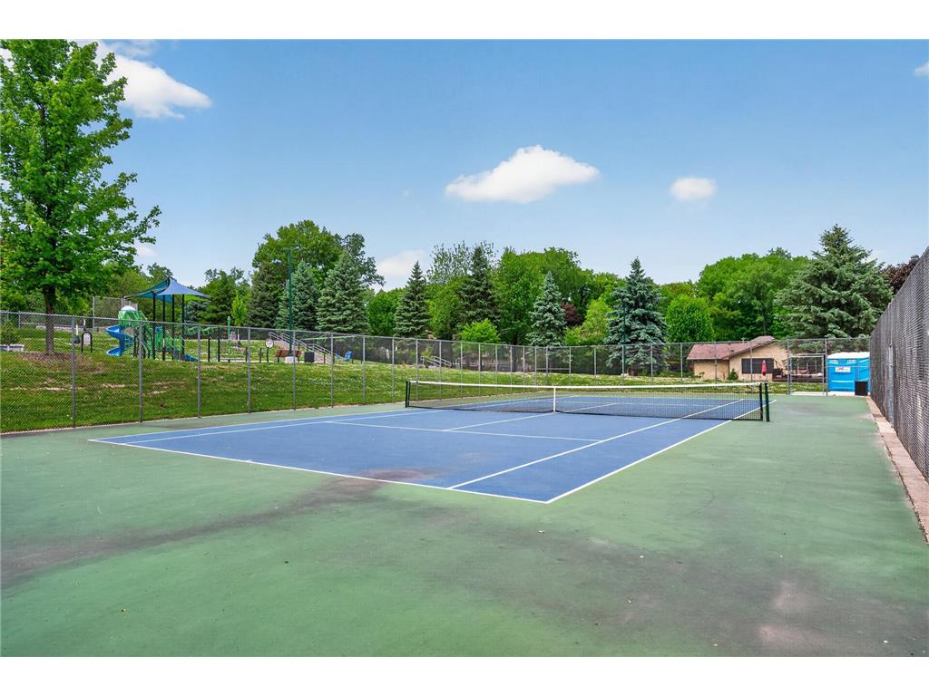 350 Oakwood Drive #9 New Brighton MN 55112 7079904 image40