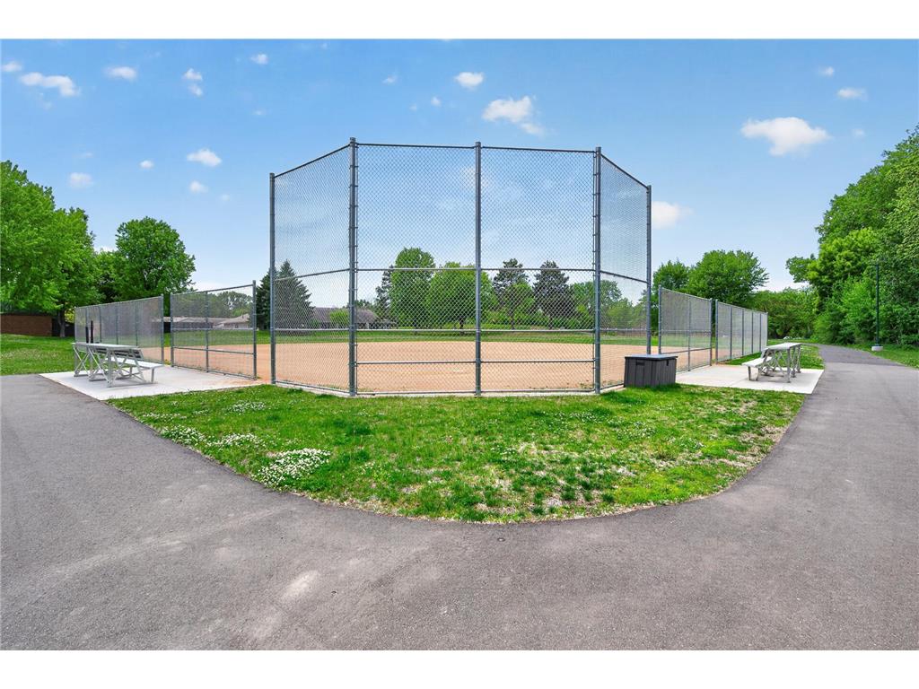 350 Oakwood Drive #9 New Brighton MN 55112 7079904 image42