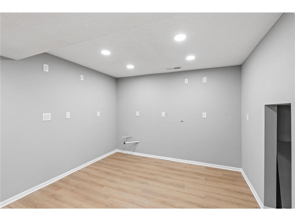 3501 W 103rd Street Bloomington MN 55431 7080281 image30