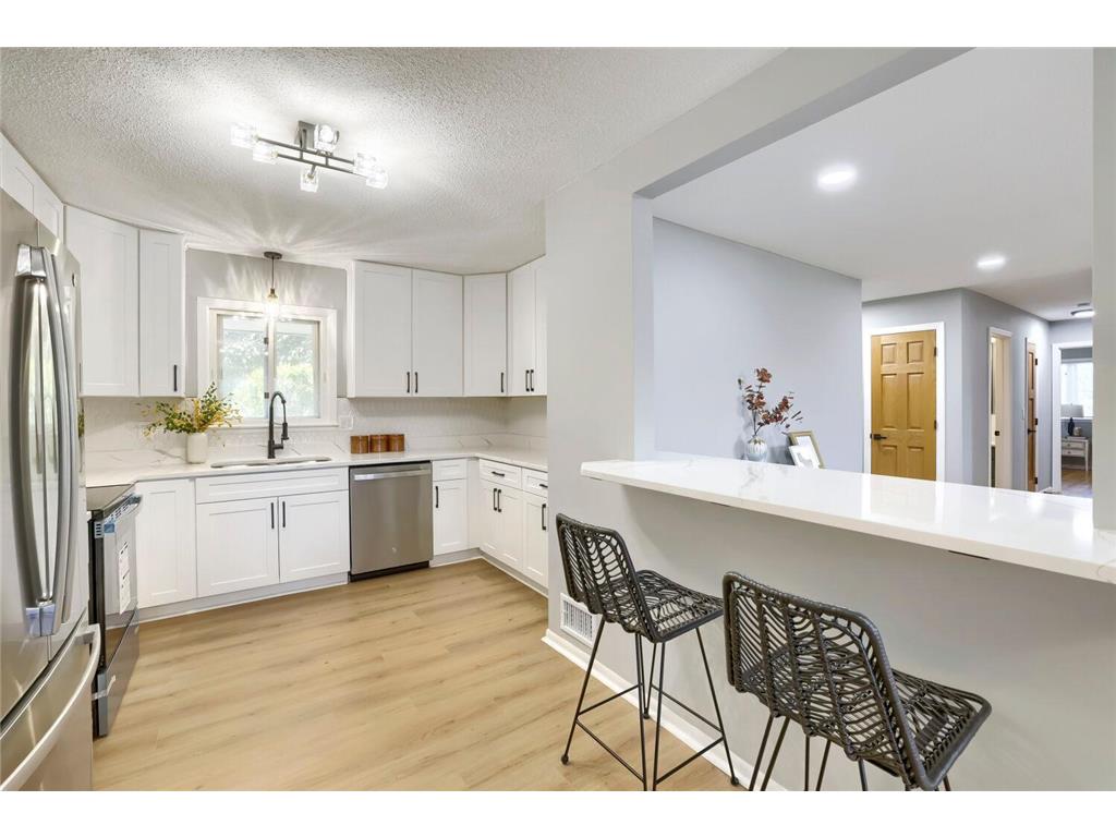 3501 W 103rd Street Bloomington MN 55431 7080281 image8
