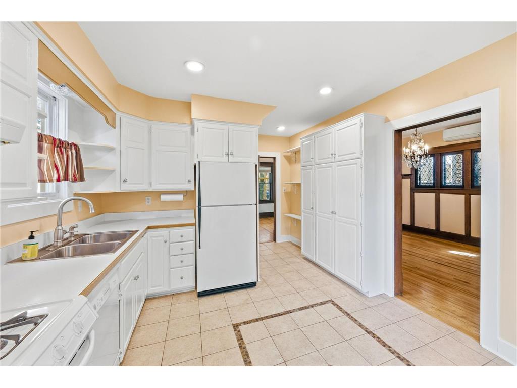 3504 Garfield Avenue Minneapolis MN 55408 7058181 image23