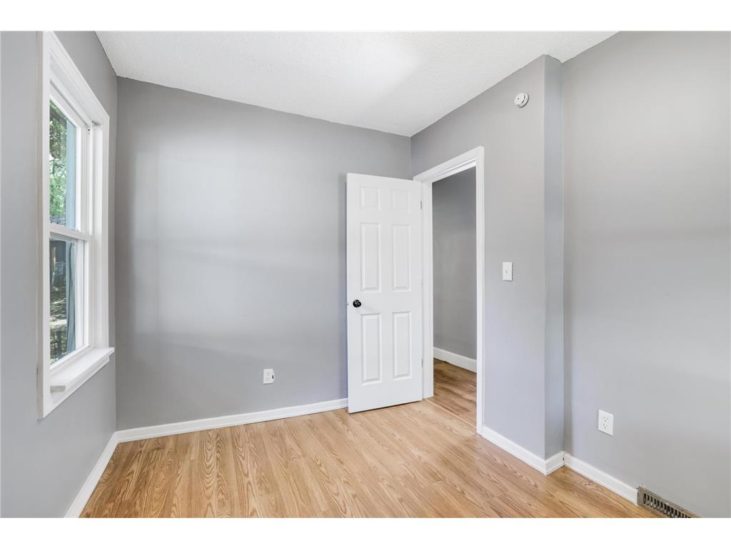 3506 Newton Avenue N Minneapolis MN 55412 6820653 image9