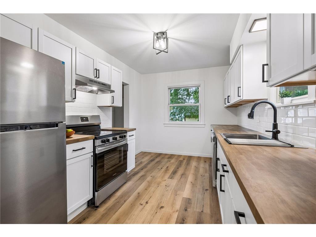 3506 Queen Avenue N Minneapolis MN 55412 7095429 image10