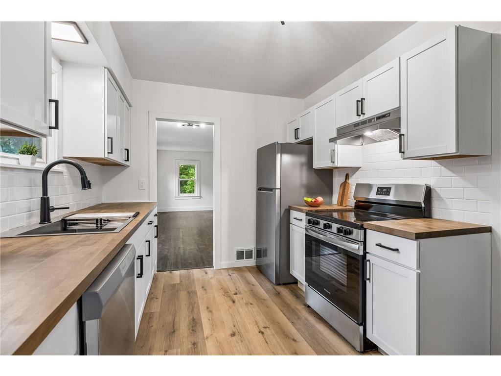 3506 Queen Avenue N Minneapolis MN 55412 7095429 image11