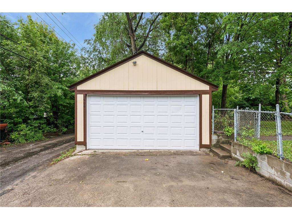 3506 Queen Avenue N Minneapolis MN 55412 7095429 image22