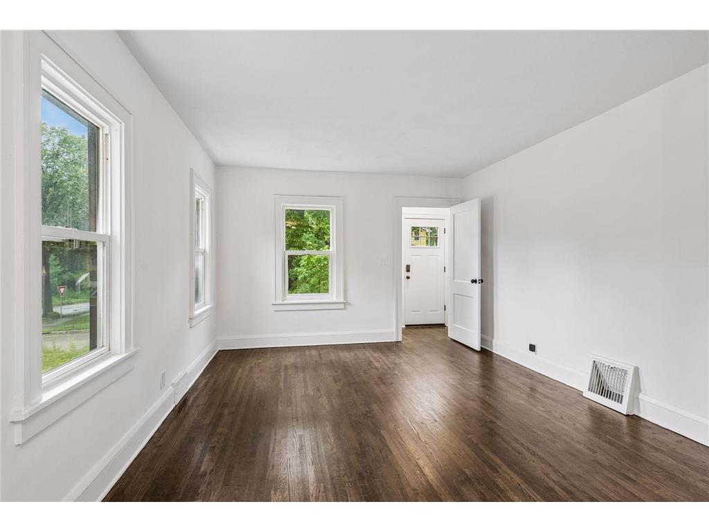 3506 Queen Avenue N Minneapolis MN 55412 7095429 image9