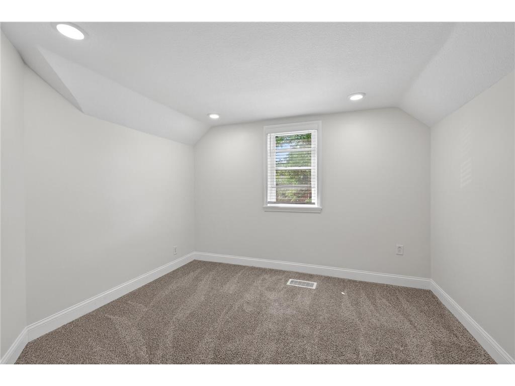 3509 3rd Avenue S Minneapolis MN 55408 7048143 image19