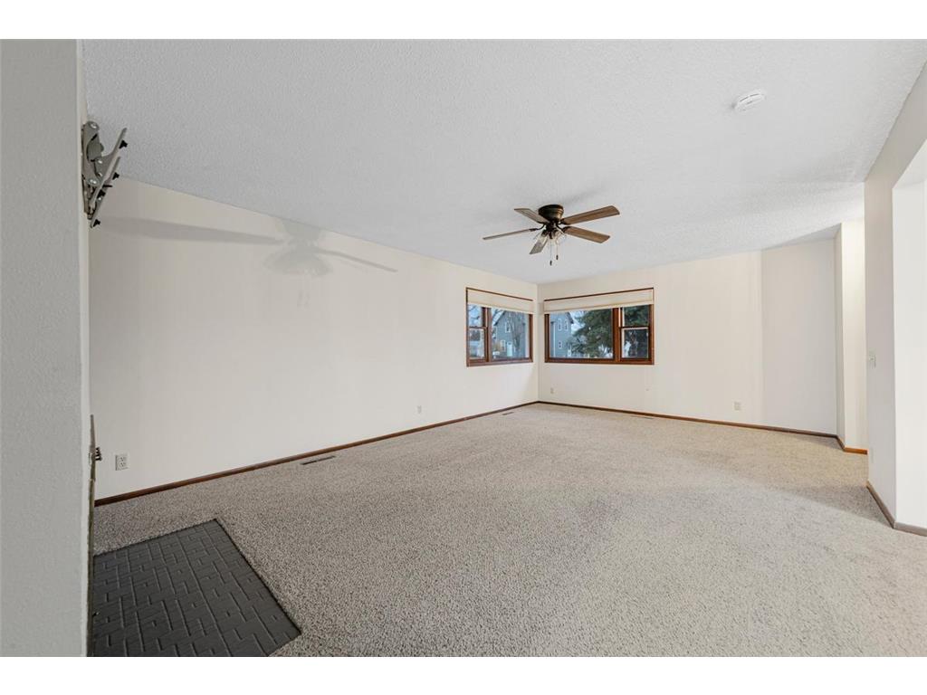 351 1st Avenue NE Wells MN 56097 6818587 image16