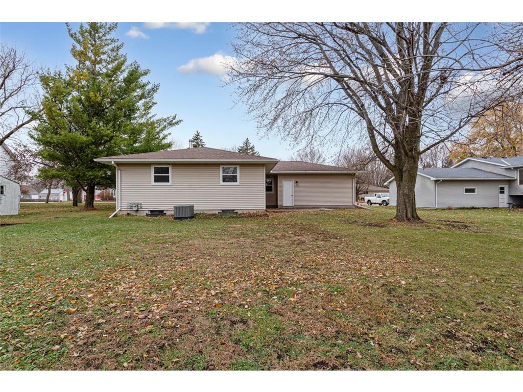 351 1st Avenue NE Wells MN 56097 6818587 image6