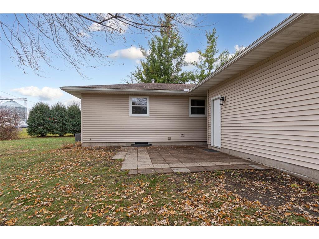 351 1st Avenue NE Wells MN 56097 6818587 image8