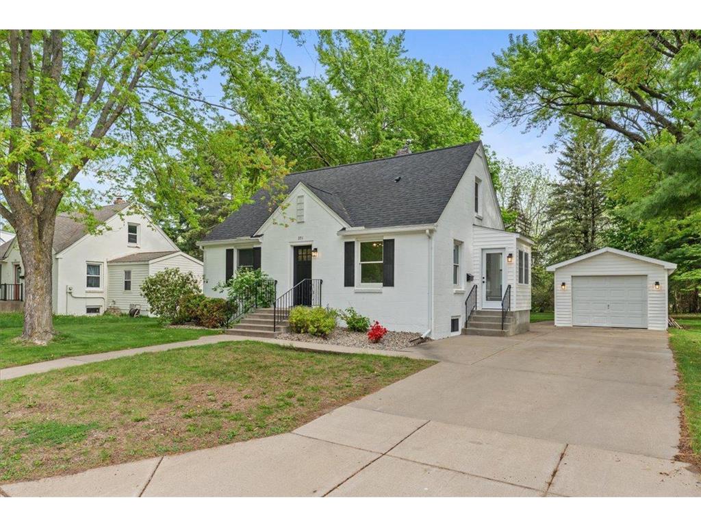 351 E Hughes Street New Richmond WI 54017 6716175 image1