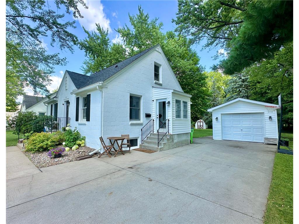 351 E Hughes Street New Richmond WI 54017 7108250 image6