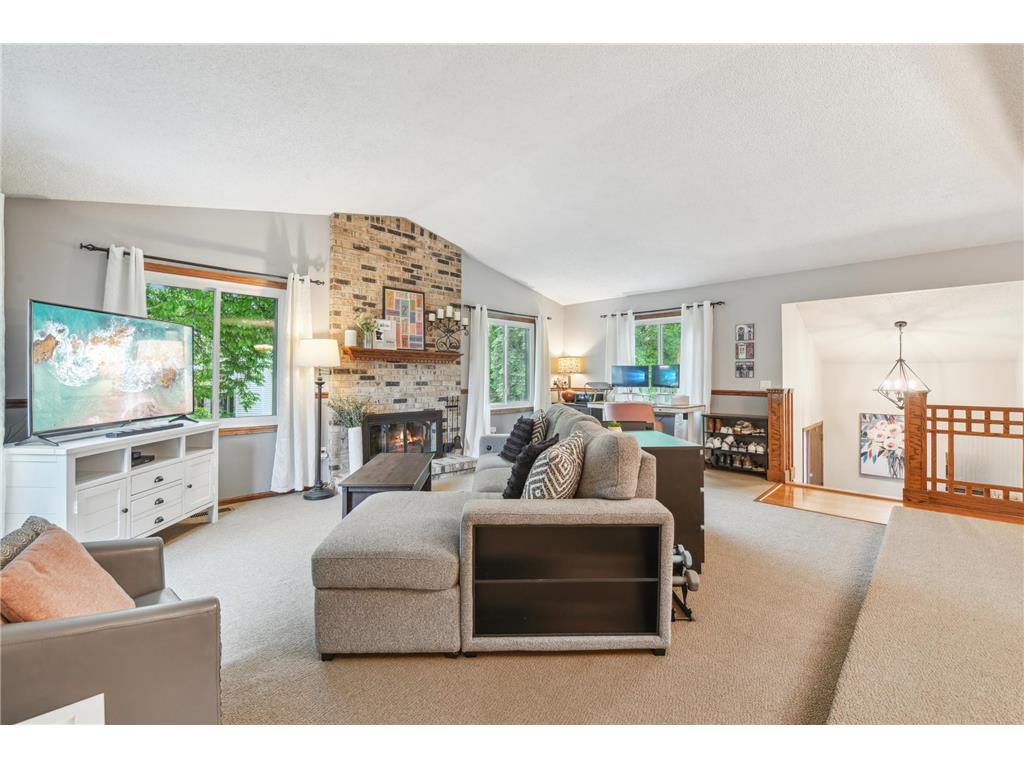 351 Elan Court Woodbury MN 55125 6730764 image1