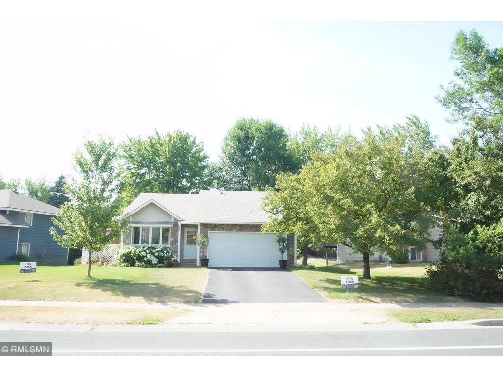 351 Oakwood Drive, Shoreview, MN 55126 MLS 6007120 Edina Realty