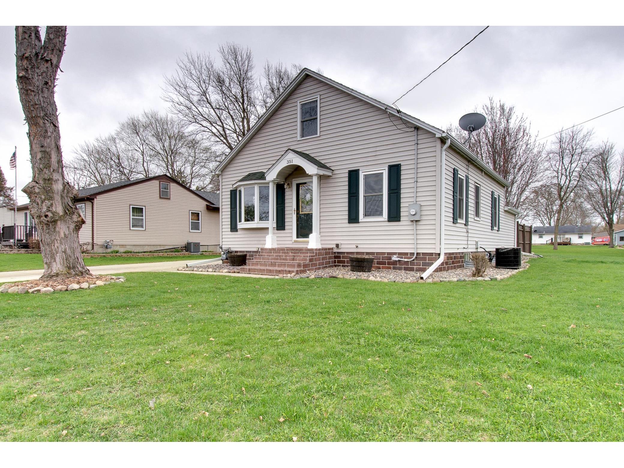 351 W Minnesota Street, Le Center, MN 56057 MLS 5734753 Edina Realty