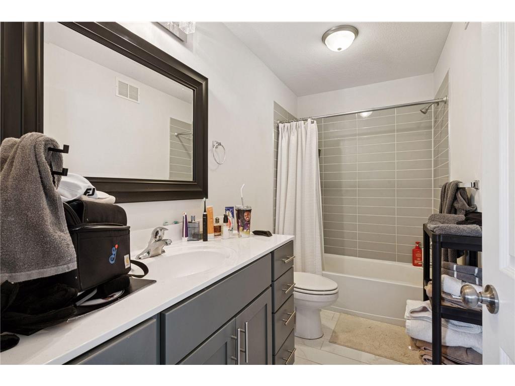 3512 Dupont Avenue S Minneapolis MN 55408 7017712 image18