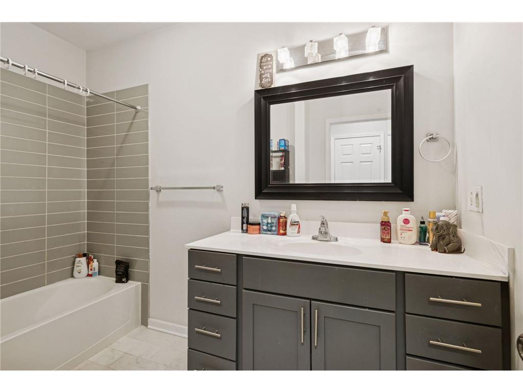 3512 Dupont Avenue S Minneapolis MN 55408 7017712 image25