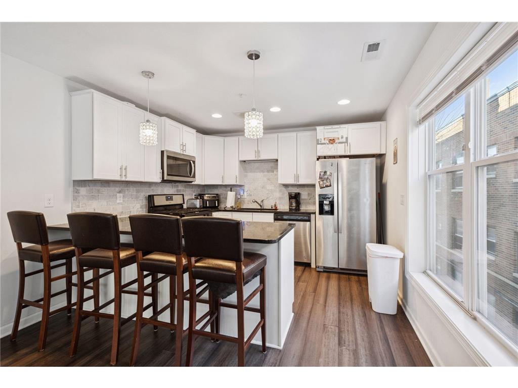 3512 Dupont Avenue S Minneapolis MN 55408 7017712 image6