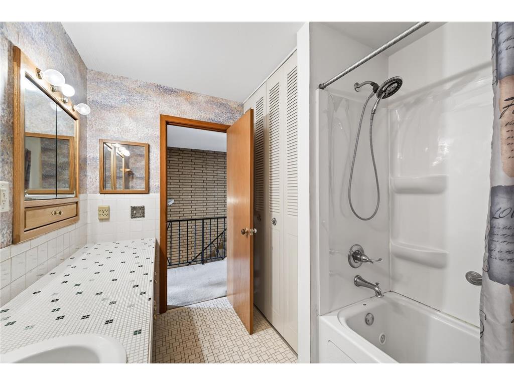 3513 37th Avenue NE Saint Anthony MN 55421 6814899 image20