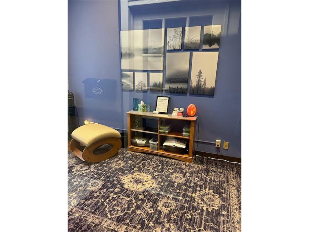 3513 Hennepin Avenue Minneapolis MN 55408 6634818 image2