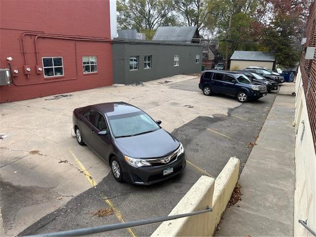 3513 Hennepin Avenue Minneapolis MN 55408 6634818 image6